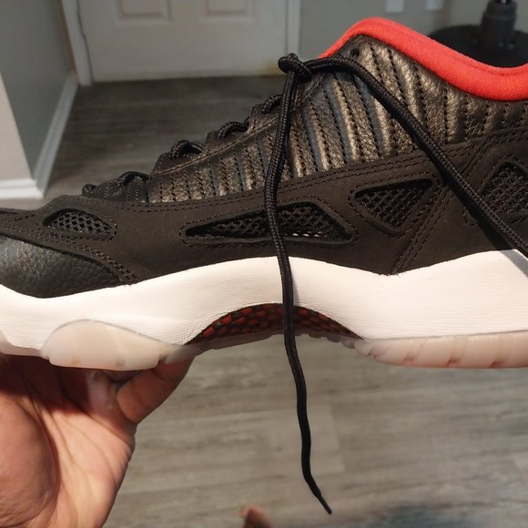 Nike Jordan 11 bred - Picture 3 of 6